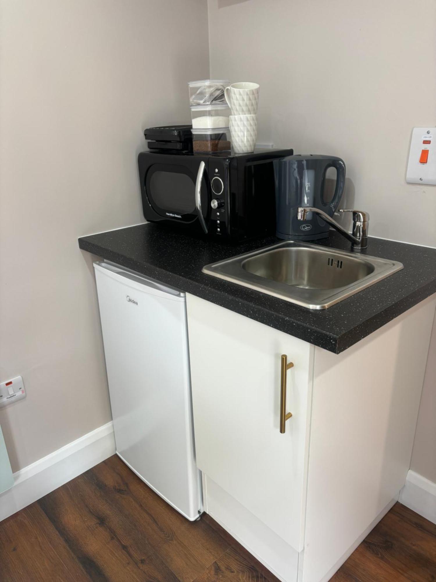 Private Detached Small Bedroom And Bathroom Only- This Is Not An Apartment Butlersbridge Bagian luar foto